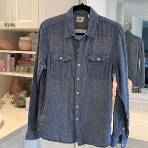Levi’s shirt